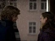 Ronja und Justus wünschen sich frohe Weihnachten. (Robert Reichert, li.; Miriam Katzer, re.) Ronja und Justus wünschen sich frohe Weihnachten. (Robert Reichert, li.; Miriam Katzer, re.)