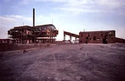 Ruine der Produktionsanlage zur Verarbeitung des Salpeter mit Nebengebäude. Ruine der Produktionsanlage zur Verarbeitung des Salpeter mit Nebengebäude.