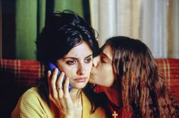 Raimunda (Pen&eacute;lope Cruz, li.) steht kurz vor dem Nervenzusammenbruch: Ihre Tochter Paula (Yohana Cobo, re.) hat in Notwehr ihren Vater erstochen.