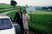 Dr. Elena Bach (Heidelinde Weis) besucht wie "rein zuf&auml;llig" Prof. Brinkmann (Klausj&uuml;rgen Wussow). Nach einer Trennung versucht sie, das Terrain zu sondieren und eine R&uuml;ckkehr vorzubereiten.