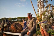 Luis Guitieres, bekannt als Titi, ist der Kutscher der Bruderschaft von Jerez de la Frontera. Er ist daf&uuml;r zust&auml;ndig, die Marienstandarte in einer feierlich geschm&uuml;ckten Kutsche 4 Tage lang durch den Nationalpark zum Wallfahrtsort El Roc&iacute;o zu fahren.