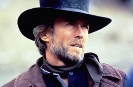 Der namenlose Prediger und Revolverheld (Clint Eastwood) kommt genau zur rechten Zeit.