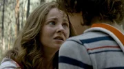 Rückblende: Maggie (Alix Heyblom) hat Angst um ihren Bruder Kai (Edgar Emil Garde). Rückblende: Maggie (Alix Heyblom) hat Angst um ihren Bruder Kai (Edgar Emil Garde).