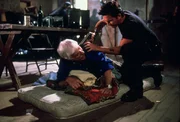 Dr. Mark Sloan (Dick Van Dyke, l.) Dr. Mark Sloan (Dick Van Dyke, l.)