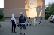 Die Bewegung „Regretting Motherhood“, in der auch Franziska Burkhardt aktiv ist, geht an die Öffentlichkeit und macht Performances in Weimar. Die Bewegung „Regretting Motherhood“, in der auch Franziska Burkhardt aktiv ist, geht an die Öffentlichkeit und macht Performances in Weimar.