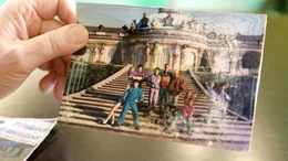 Ein Foto-Schatz - Matthias Freydank und Rock'n'Roll-Fans vor Schloss Sanssouci