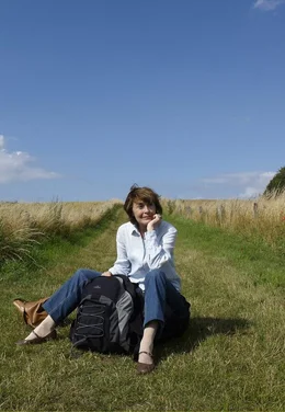 Nach einem Ehestreit hat Anne (Thekla Carola Wied) beschlossen, ihre Reise ans Nordkap alleine fortzusetzen.