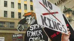 Unter dem Motto "No Kings" finden im Juni und Oktober 2025 landesweite Proteste statt.