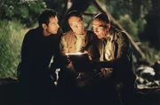 Ist es bereits zu sp&auml;t, als Ian Malcolm (Jeff Goldblum, l.), Peter Ludlow (Arliss Howard, M.) und Roland Tembo (Pete Postlethwaite, r.) erkennen, dass sie gegen die Dinosaurier nur wenig ausrichten und sie noch weniger unter Kontrolle halten k&ouml;nnen?