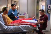 Chicago Med Staffel 10 Folge 14 Behandlung mit Folgen: Marie Tredway als Nancy (M.), Steven Weber als Dr. Dean Archer