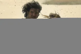 Haben Milo (Kit Harington, l.) und Cassia (Emily Browning, r.) noch eine Chance, dem t&ouml;dlichen Feuersturm zu entkommen?