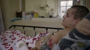 Als der 14-j&auml;hrige Wanja mit seiner Mutter aus dem besetzten Mariupol fl&uuml;chtete, wurde ihr Konvoi mit Raketen beschossen. Wanja wurde schwerstverletzt.