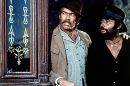 Sean Mallory (James Coburn, li.) und Juan Miranda (Rod Steiger, re.) streiten sich, weil die Tresorr&auml;ume der Bank von Mesa Verde kein Geld, sondern 320 Patrioten beherbergten.