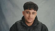 „Ich musste weinen“, sagt Laith (15), nachdem er seinen ersten Hardcore-Porno in einer WhatsApp-Gruppe gesehen hatte. „Ich musste weinen“, sagt Laith (15), nachdem er seinen ersten Hardcore-Porno in einer WhatsApp-Gruppe gesehen hatte.
