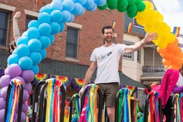 Bobby (Billy Eichner)