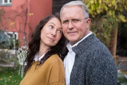 L-R: Maria Hofer (Ursula Strauss), Bruno Hofer (Harald Krassnitzer).