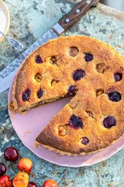 Tarte mit Sauerkirschen und Mandelcreme. Tarte mit Sauerkirschen und Mandelcreme.