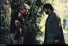 L-R: Hank Keough (Brendan Gleeson), Hector Cyr (Oliver Platt)