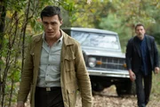 Zu sp&auml;t erkennt Tony (Finn Wittrock, l.), dass Vic (Ben Affleck, r.) ihn  in eine t&ouml;dliche Falle gelockt hat.