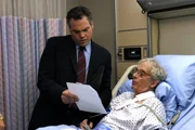 Law and Order Criminal Intent Season4, "Inert Dwarf" -- Pictured: (l-r) Vincent D'Onofrio as Det. Robert Goren, Austin Pendleton as Manotti