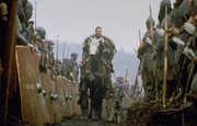 Vor der Entscheidungsschlacht in Germanien inspiriert Maximus (Russell Crowe, M.) die Truppen.
