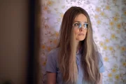 Gloria Steinem (Rose Byrne)