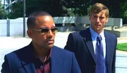 Während eines Straßenfestes wird eine erfolgreiche Unternehmensberaterin ermordet. Hawkes (Hill Harper, l.) alter Mentor Greg Pullman (Andrew W. Walker) scheint auf irgendeine Art in den Fall verstrickt zu sein. Während eines Straßenfestes wird eine erfolgreiche Unternehmensberaterin ermordet. Hawkes (Hill Harper, l.) alter Mentor Greg Pullman (Andrew W. Walker) scheint auf irgendeine Art in den Fall verstrickt zu sein.