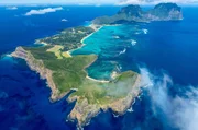 Lord Howe Island liegt mitten im Pazifik, zwischen Neuseeland und Australien. Wei&szlig;e Sandstr&auml;nde, t&uuml;rkisblaue Lagunen und eine beeindruckende Artenvielfalt machen sie zu einer der sch&ouml;nsten Inseln der Welt.