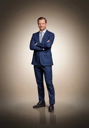 Joachim Schnitzler (Philipp Hochmair).