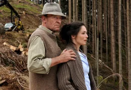 Lena (Julia Stemberger) und ihr sturk&ouml;pfiger Vater Gottfried (Michael Mendl) finden allm&auml;hlich wieder zusammen.