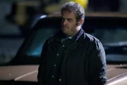 Der wegen mehrfachen Mordes verurteilte Oleg Stark (Eric Edelstein) entkommt aus dem Gefängnis und er schlägt wieder zu. Hat er bereits sein nächstes Opfer im Visier? Der wegen mehrfachen Mordes verurteilte Oleg Stark (Eric Edelstein) entkommt aus dem Gefängnis und er schlägt wieder zu. Hat er bereits sein nächstes Opfer im Visier?
