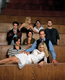 Auf der Suche nach dem Gl&uuml;ck: Denise (Julia Dietze, liegend), Dirk (Wanja Mues, vorne r.), Thomas (Max von Thun, vorne l.), Sebastian (Oliver K. Wnuk, hinten l.), Hille (Antoine Monot jr., hinten r.), Rita (Kelly Trump, hinten 2.v.l.), Bettina (Katharina Wackernagel, vorne 3.v.r.) und Hendrik (Sebastian Kroehnert, hinten 2.v.r.) ...