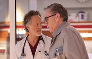 l-r: Dr. Dean Archer (Steven Weber), Dr. Daniel Charles (Oliver Platt) l-r: Dr. Dean Archer (Steven Weber), Dr. Daniel Charles (Oliver Platt)