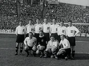 Das Wunderteam vor dem Spiel gegen Ungarn 1932. Das Wunderteam vor dem Spiel gegen Ungarn 1932.