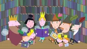 v.li.: King Thistle, Ben, Nanny Plum, Holly, Queen Thistle, Mrs. Elf, Daisy, Mr. Elf, Poppy, Wise Old Elf v.li.: King Thistle, Ben, Nanny Plum, Holly, Queen Thistle, Mrs. Elf, Daisy, Mr. Elf, Poppy, Wise Old Elf