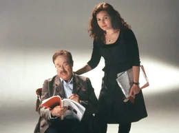 Regisseurin Sylvia (Marie Munz) hat den pensionierten Psychologieprofessor Friedrich (Peter Weck) f&uuml;r ihren Film engagiert, wo er die Rolle von C.G. Jung spielt.