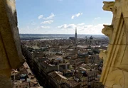 Blick auf die Stadt vom Kirchturm Pey Berland. Blick auf die Stadt vom Kirchturm Pey Berland.