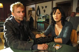 Mike (Robert Stadlober), Eva Kovacs (Julia Cencig).