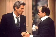 L-R: Edward Lewis (Richard Gere) und Philip Stuckey (Jason Alexander).