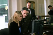 Kathryn Erbe (Detective Alexandra Eames),Vincent D'Onofrio (Detective Robert Goren, mi.), Tom Titone (Bart). Kathryn Erbe (Detective Alexandra Eames),Vincent D'Onofrio (Detective Robert Goren, mi.), Tom Titone (Bart).