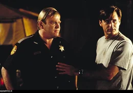 L-R: Hank Keough (Brendan Gleeson), Jack Wells (Bill Pullman)