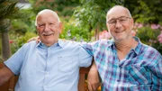 Hinter den Hecken – Ästhetischer Sammlergarten. Viel Verschiedenes auf kleiner Fläche – das ist der Garten von Hanspeter Burkhard und Arnold Wiesmann. Hinter den Hecken – Ästhetischer Sammlergarten. Viel Verschiedenes auf kleiner Fläche – das ist der Garten von Hanspeter Burkhard und Arnold Wiesmann.