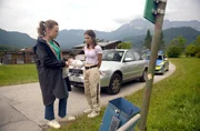 Sophia verlangt eine Erklärung von Miri Aicher. Sophia verlangt eine Erklärung von Miri Aicher.
