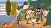 Wise Old Elf (l.), Mrs. Elf (3.v.l.), Ben (3.v.r.), Mr. Elf (r.)