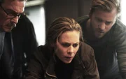 Maria (Eva R&ouml;se) ermittelt mit ihren Kollegen Sebastian (Erik Johansson, rechts) und Hartman (Allan Svensson) einen kniffligen Fall.