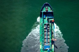 Das Baggerschiff "UKD Orca" bei umfangreichen Arbeiten an der M&uuml;ndung des Flusses Tees: Ein Freihafen soll entstehen und viele Arbeitspl&auml;tze sind versprochen.
