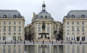 Der Börsenplatz mit Brunnen. Der Börsenplatz mit Brunnen.