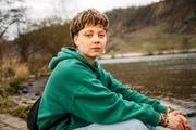 Viviens Ängste entstehen schleichend: steigender Leistungsdruck, Abbruch der Ausbildung, Herausforderungen in der Jugend, negative Denkmuster: Immer wieder hat sie Angst, nicht zu genügen. Viviens Ängste entstehen schleichend: steigender Leistungsdruck, Abbruch der Ausbildung, Herausforderungen in der Jugend, negative Denkmuster: Immer wieder hat sie Angst, nicht zu genügen.