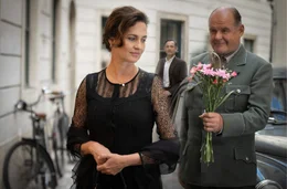 v.li.: Ragusa (Erika Marozs&aacute;n), Josef (Harald Schrott), Polizeikommandant (August Schm&ouml;lzer)