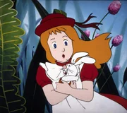 Alice und Benny Bunny fliehen vor einer Spinne, die die beiden gefangen nehmen will.